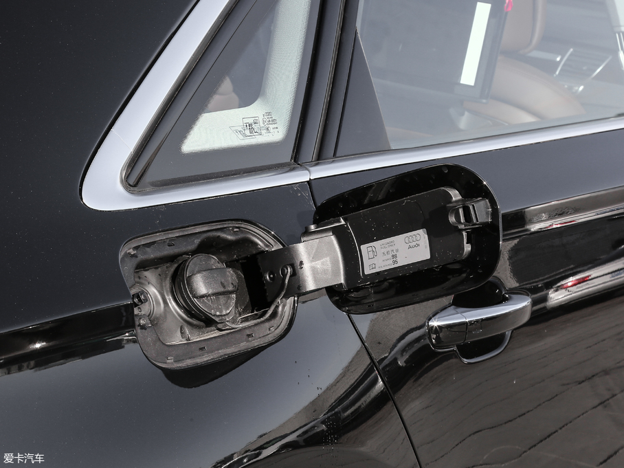 2017WA8 60 TFSI quattro A