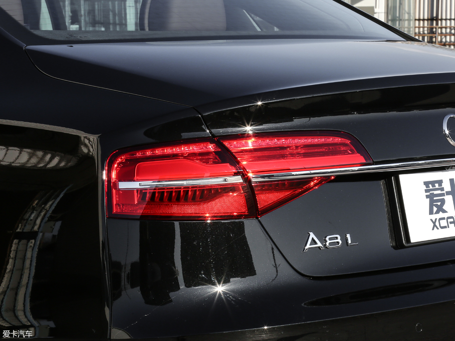 2017��?yu��n)W��A8 60 TFSI quattro ���A��