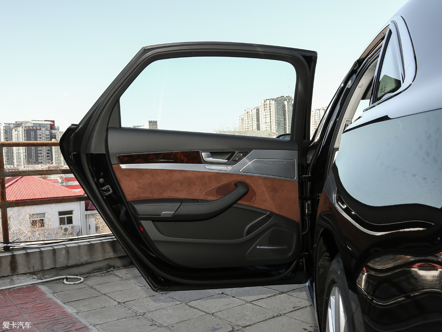 2017WA8 60 TFSI quattro A