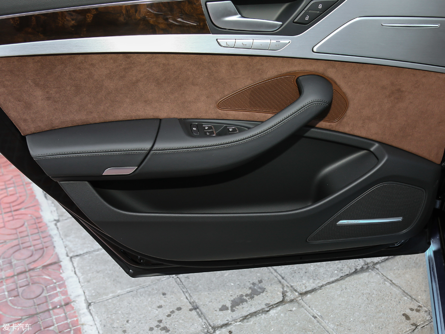 2017��?yu��n)W��A8 60 TFSI quattro ���A��