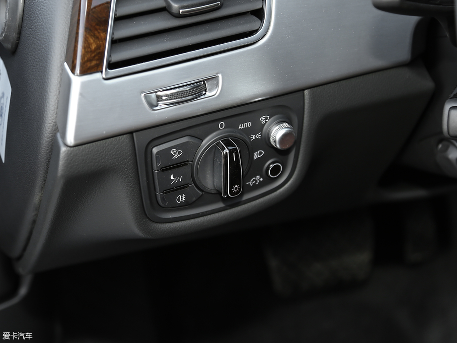 2017WA8 60 TFSI quattro A