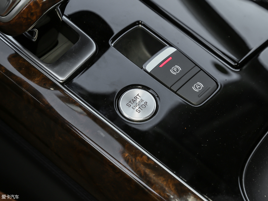 2017WA8 60 TFSI quattro A