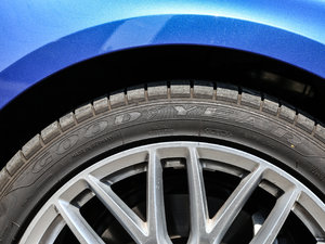 201750 TFSI quattro F ݆̥Ʒ