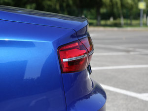 201750 TFSI quattro F ^