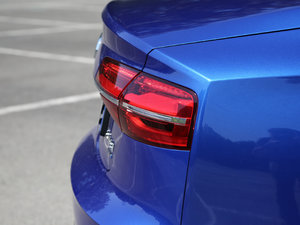 201750 TFSI quattro F ^