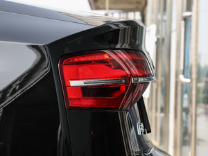 20176.3L W12 quattro Ş (x)(ji)^