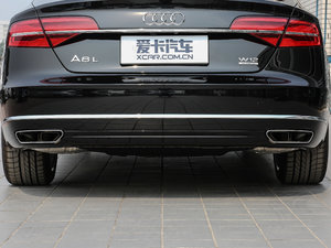 2017款6.3L W12 quattro 旗舰型 排气管