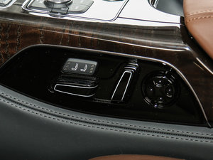 20176.3L W12 quattro Ş g