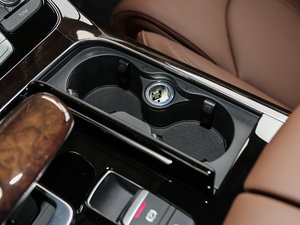 20176.3L W12 quattro Ş g