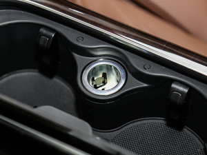 20176.3L W12 quattro Ş g