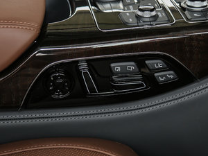 20176.3L W12 quattro Ş g