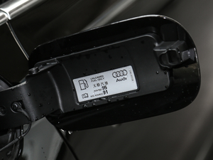 201745 TFSI quattro ׿Խh ^