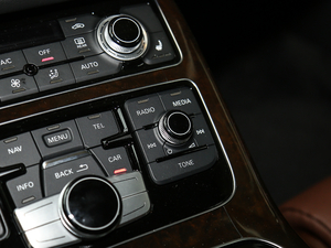 201745 TFSI quattro ׿Խh п؅^(q)