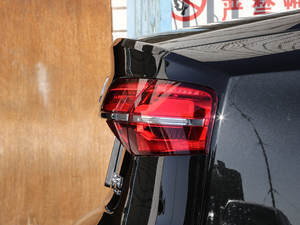 201760 TFSI quattro A ^