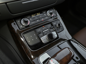 2017款60 TFSI quattro 豪华型 音响调节