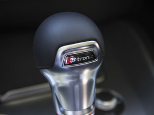 2017Roadster 2.0TFSI quattro п؅^