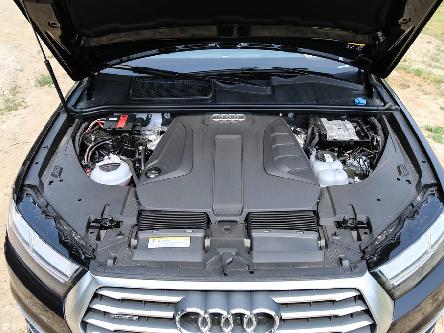 奧迪(進口)2017款奧迪Q7 e-tron