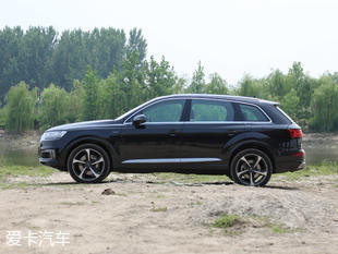 奧迪(進(jìn)口)2017款?yuàn)W迪Q7 e-tron