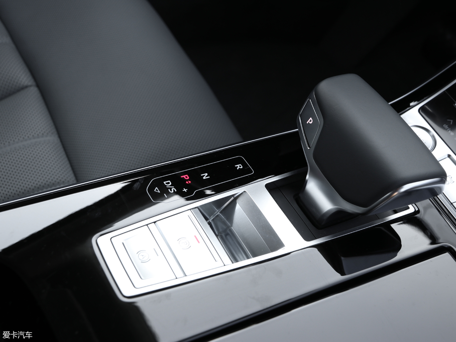 2018��?yu��n)W��A8 A8L ������