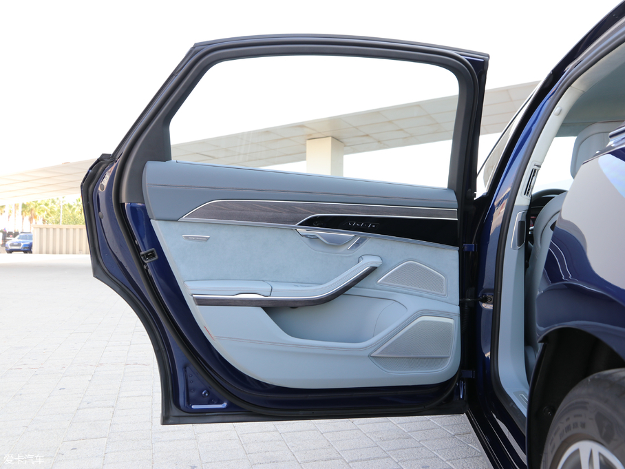 2018��?yu��n)W��A8 A8L ������