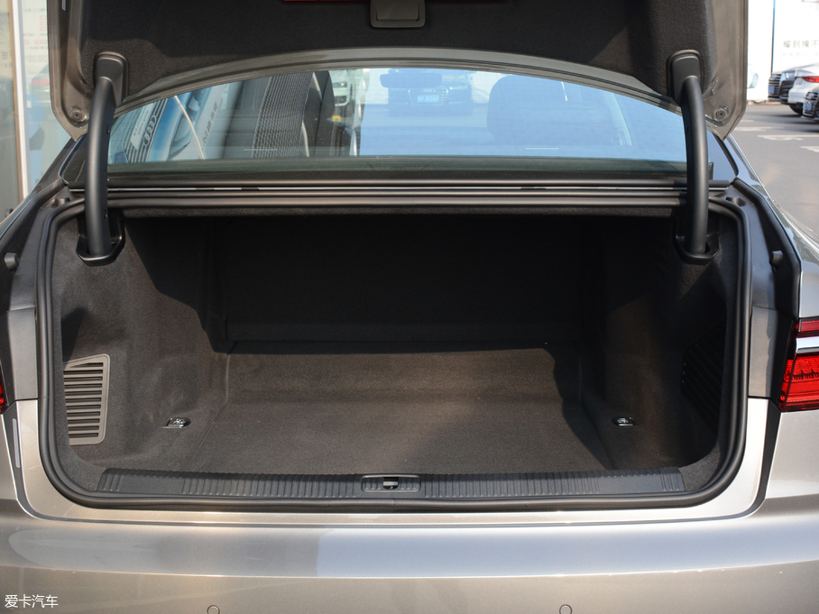 2018WA8 55TFSI quattro A