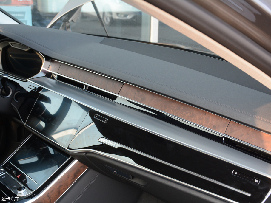 2018WA8 55TFSI quattro A