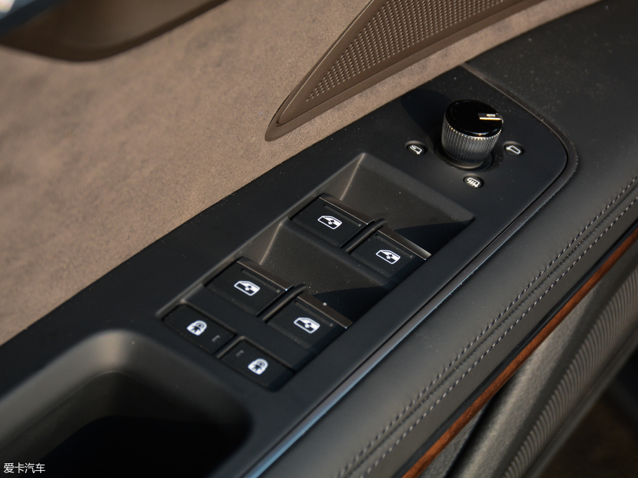 2018WA8 55TFSI quattro A