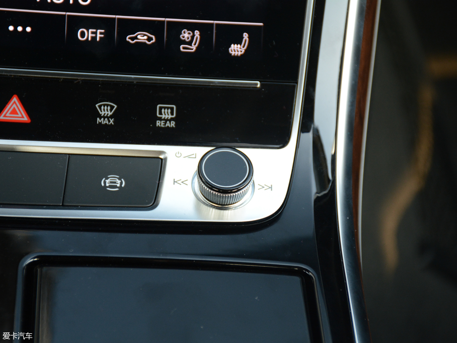 2018?yun)WA8 55TFSI quattro A