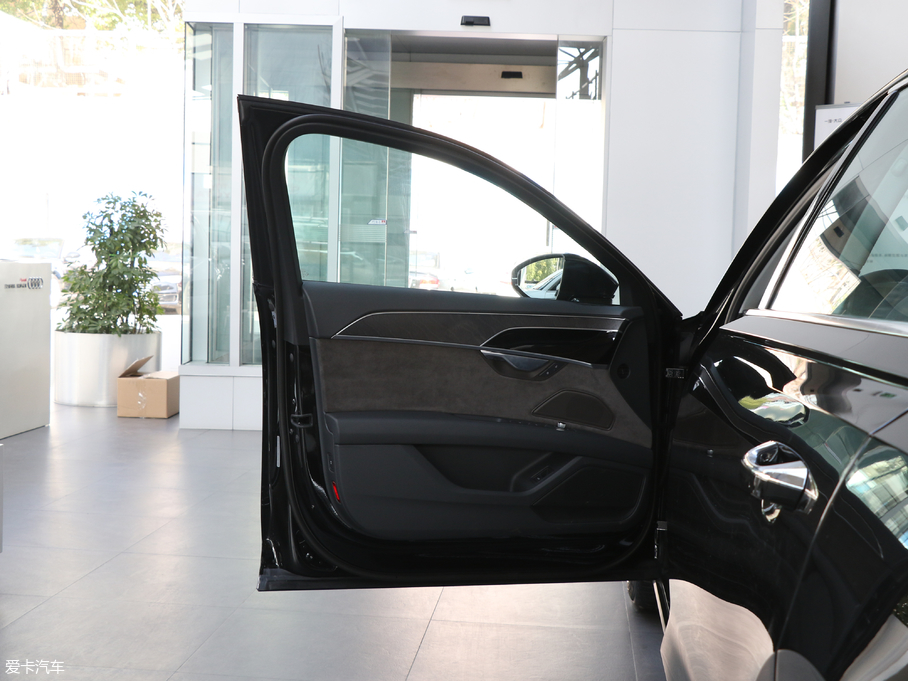 2018WA8 55TFSI quattro ӢͶŰ