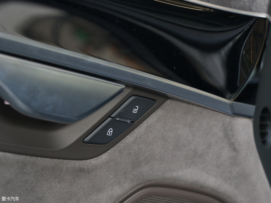 2018WA8 55TFSI quattro ӢͶŰ