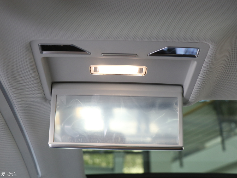 2018?yun)WA8 55TFSI quattro ӢͶŰ