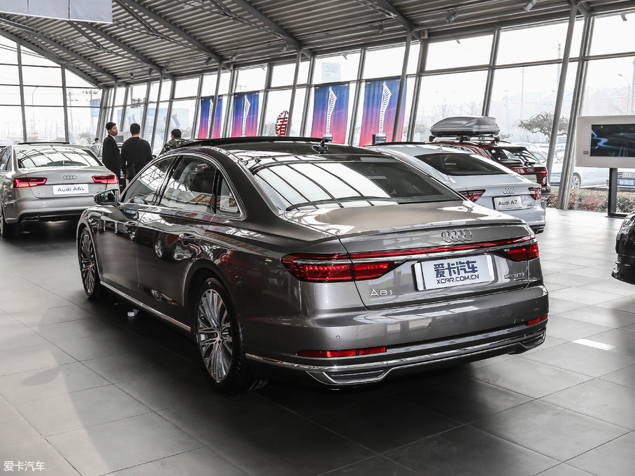 2018WA8 55TFSI quattro ͶŰ