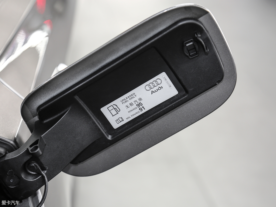 2018WA8 55TFSI quattro ͶŰ