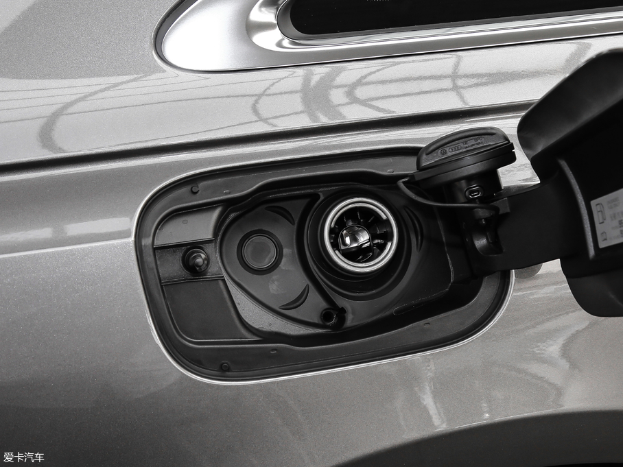 2018?yun)WA8 55TFSI quattro ͶŰ