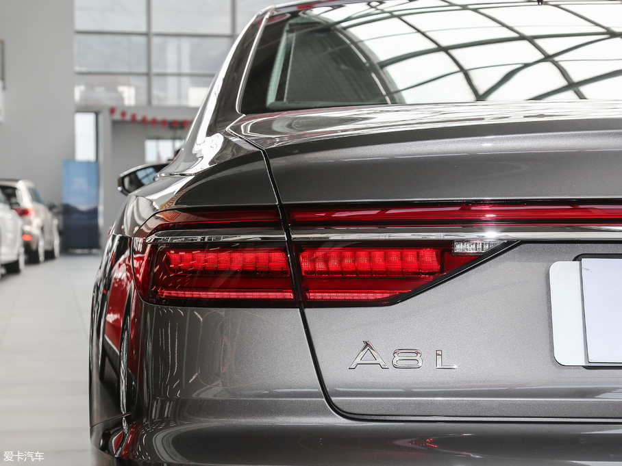 2018?yun)WA8 55TFSI quattro ͶŰ