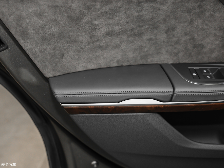 2018WA8 55TFSI quattro ͶŰ