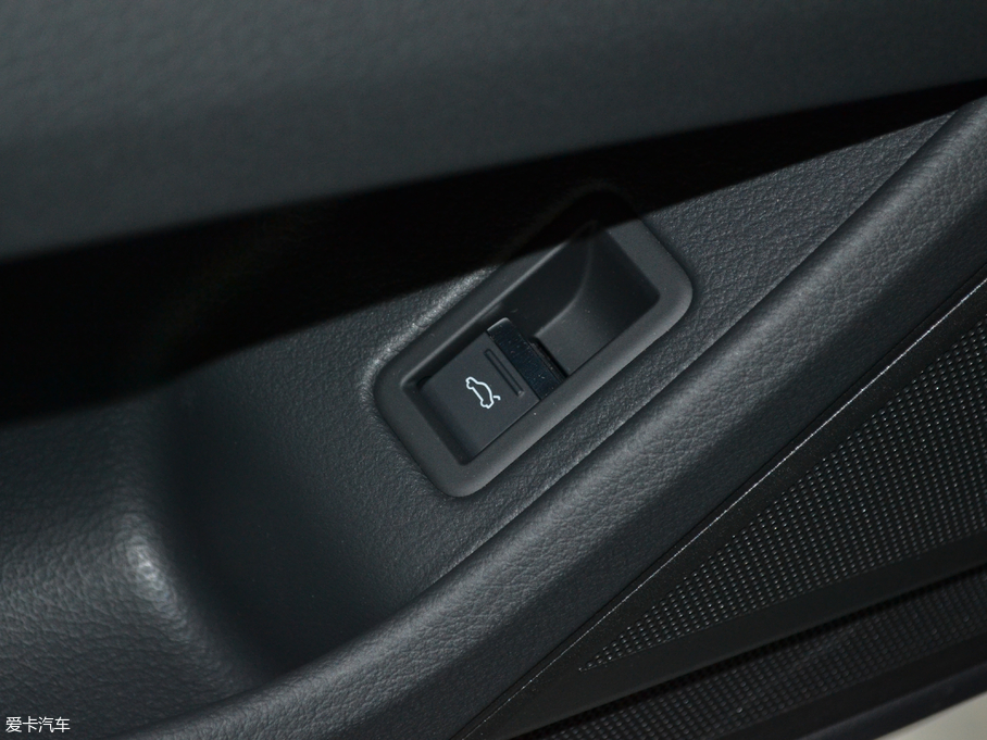 2018WA8 55TFSI quattro ӢͶŰ