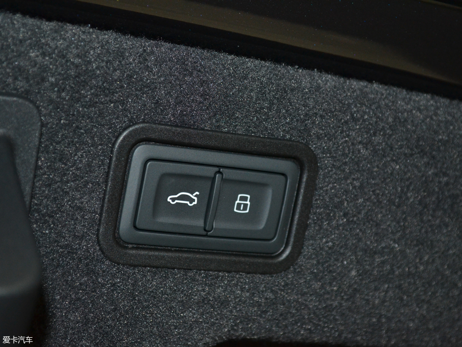 2018WA8 55TFSI quattro ӢͶŰ