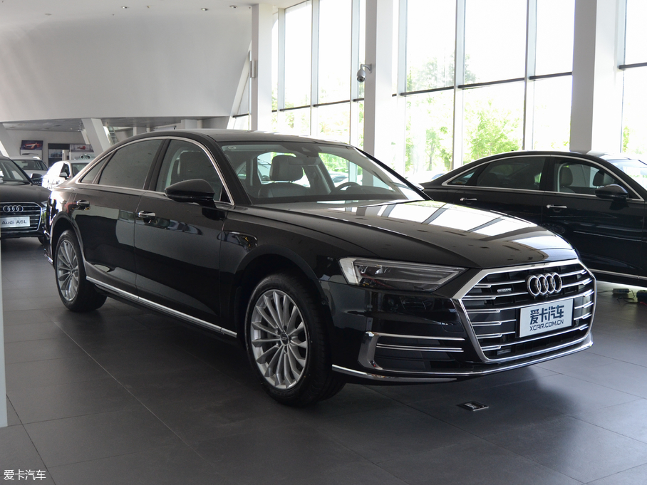 2018WA8 55TFSI quattro ͶŰ