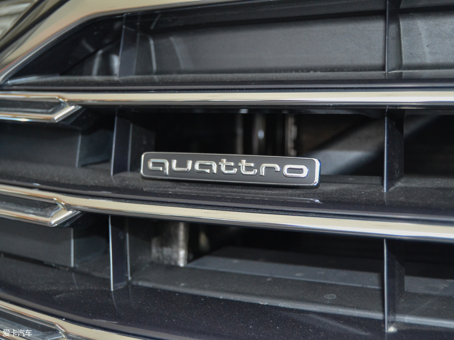2018WA8 55TFSI quattro ͶŰ