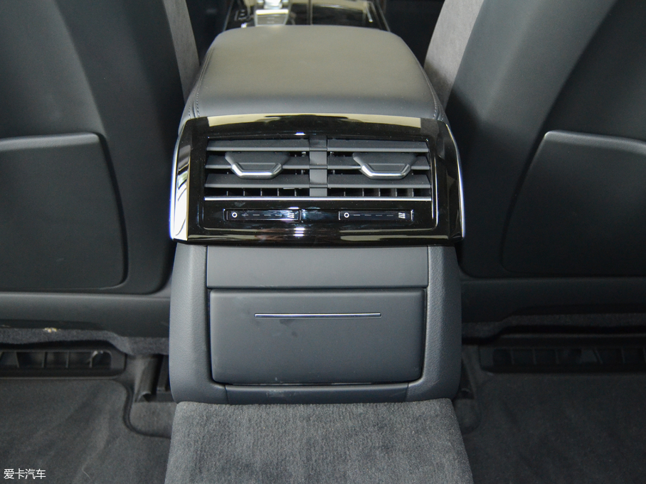 2018WA8 55TFSI quattro ͶŰ