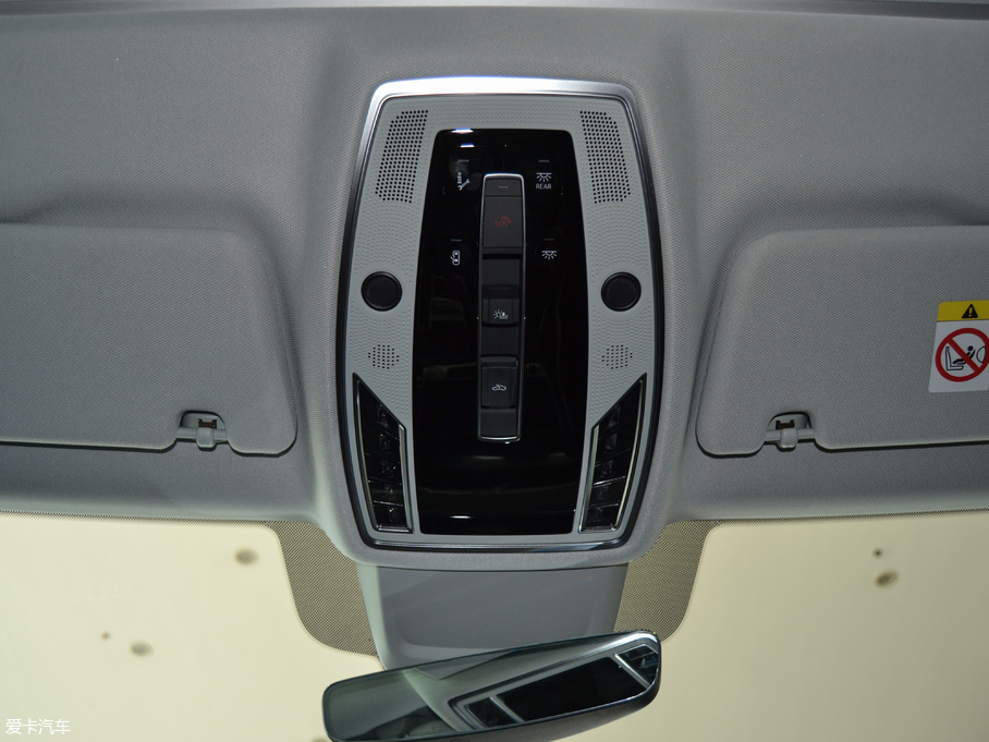 2018WA8 55TFSI quattro ͶŰ