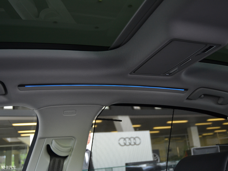 2018WA8 55TFSI quattro ͶŰ