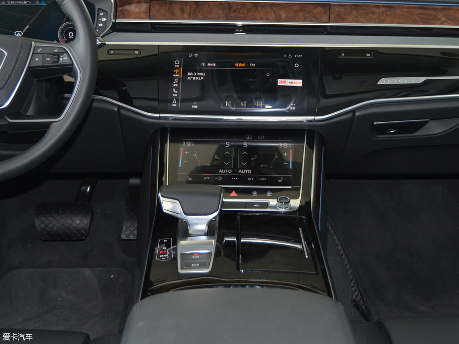 2018WA8 55TFSI quattro ͶŰ