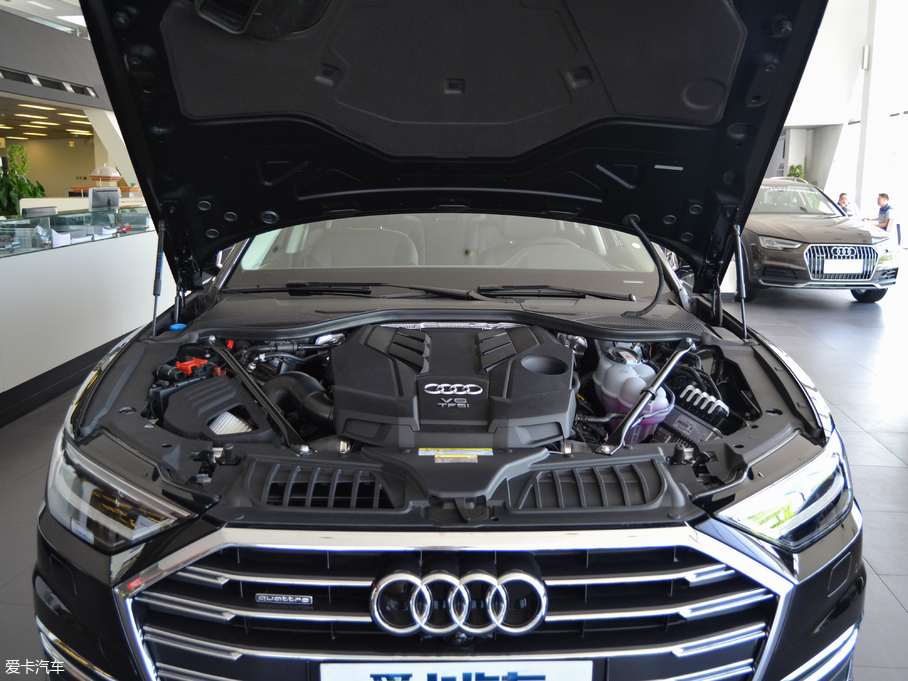 2018WA8 55TFSI quattro ͶŰ