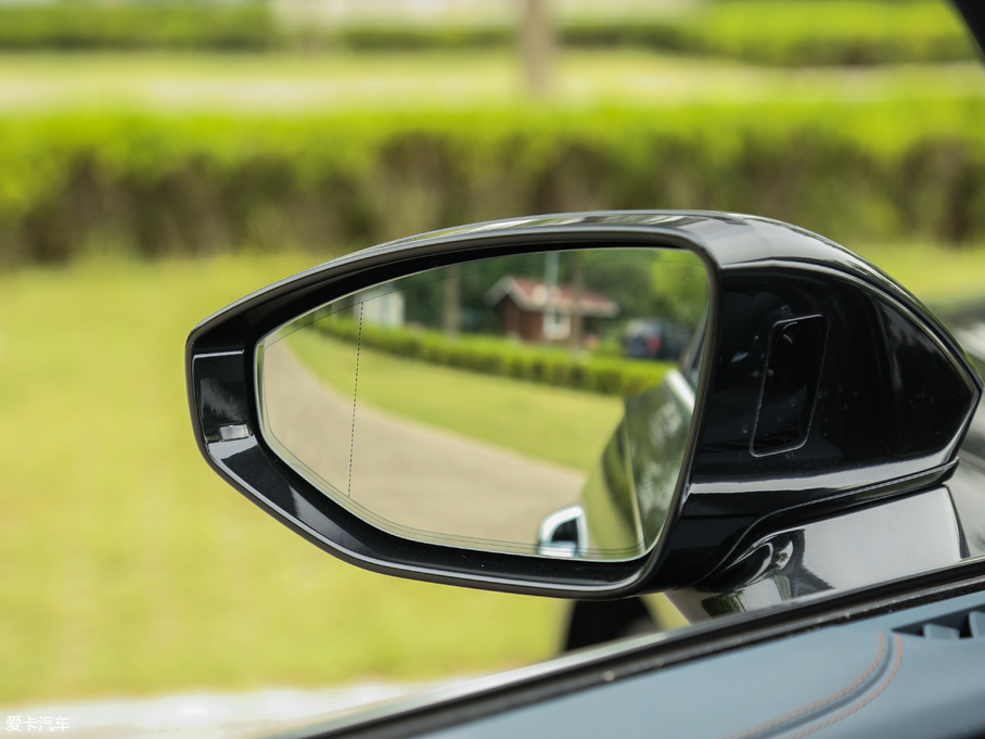 2018WA8 55TFSI quattro F