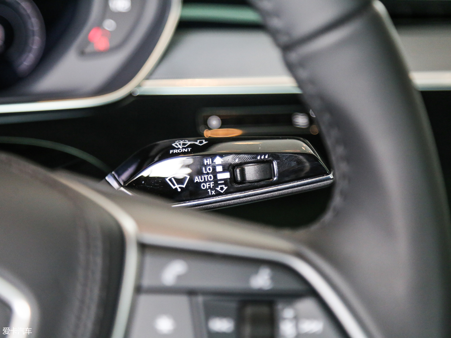 2018WA8 55TFSI quattro A