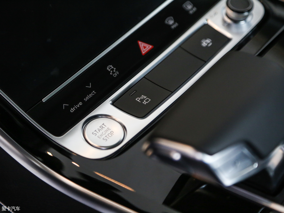 2018WA8 55TFSI quattro A