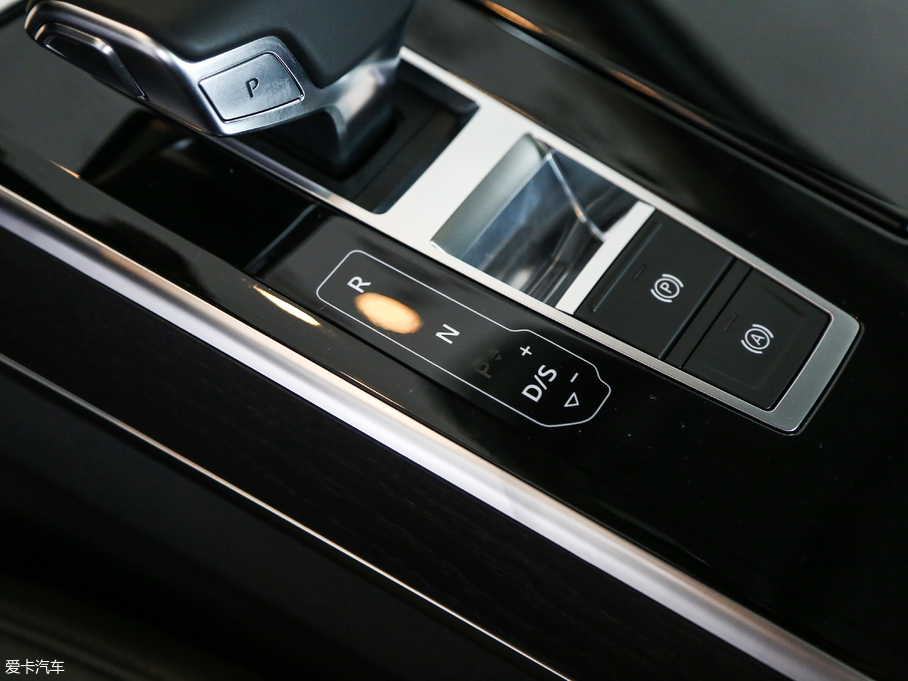 2018WA8 55TFSI quattro A