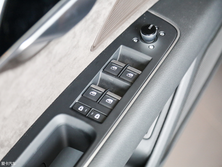 2018WA8 55TFSI quattro A